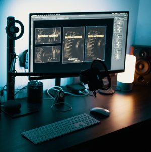 computer-keyboard-connection-contemporary-1714208 Photo by Josh Sorenson from Pexels
https://www.pexels.com/de-de/foto/arbeitsplatz-ausrustung-bildschirm-bildschirme-1714208/